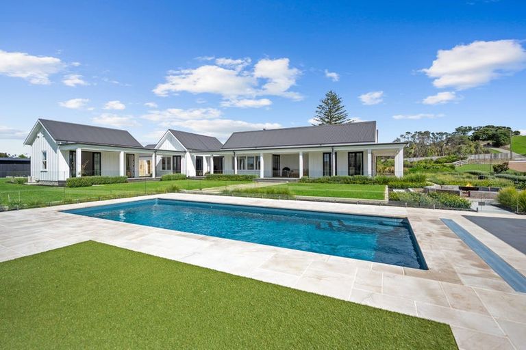 Photo of property in 438 Oaia Road, Muriwai, Waimauku, 0881