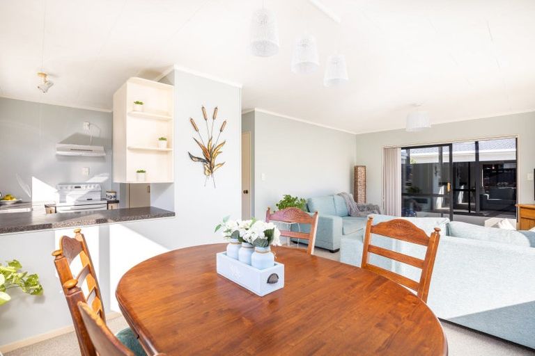 Photo of property in 1 Mangorei Road, Merrilands, New Plymouth, 4312