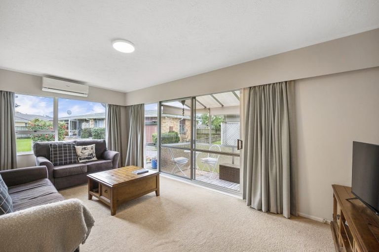 Photo of property in 2/3 Murphy Road, Taradale, Napier, 4112