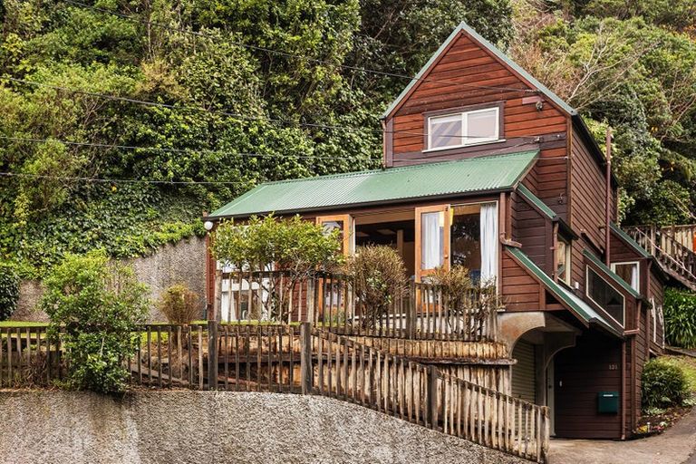 Photo of property in 121 Mairangi Road, Wilton, Wellington, 6012