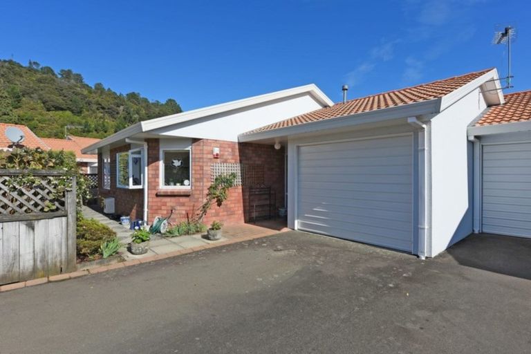 Photo of property in 25f1- Lane Street, Wallaceville, Upper Hutt, 5018