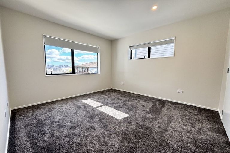 Photo of property in 29c West Harbour Drive, West Harbour, Auckland, 0618