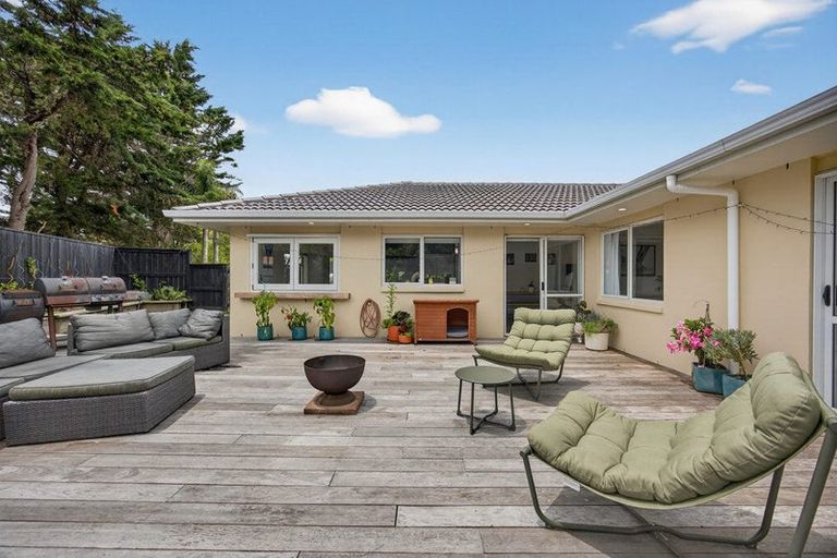 Photo of property in 6d Clearwater Cove, West Harbour, Auckland, 0618