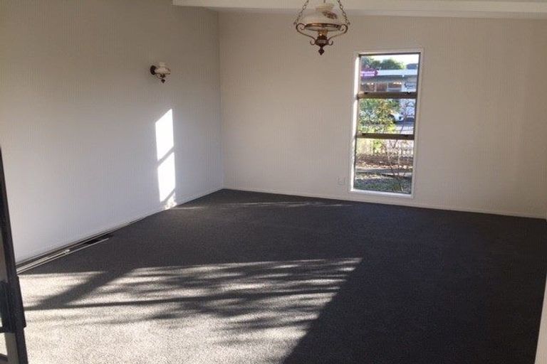Photo of property in 393 High Street, Rangiora, 7400