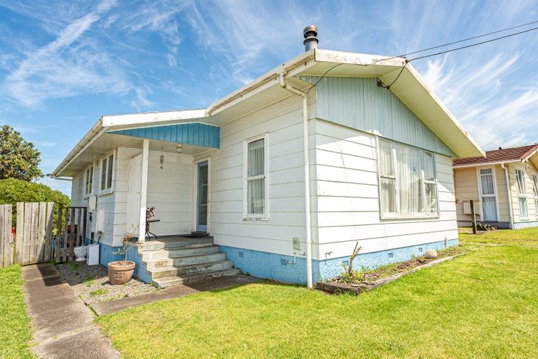 Photo of property in 34 Ruapehu Street, Castlecliff, Whanganui, 4501
