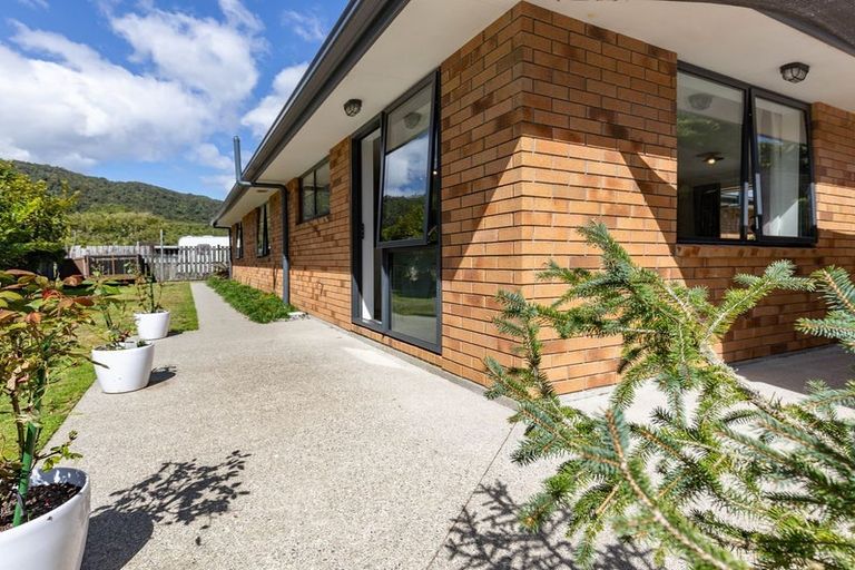 Photo of property in 89a Hall Street, Cobden, Greymouth, 7802