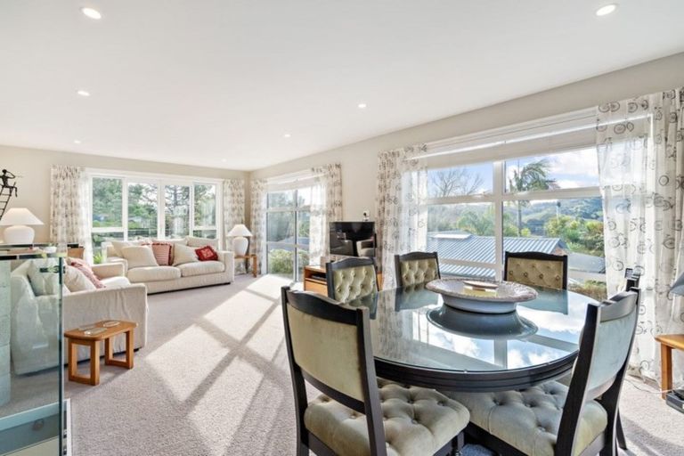 Photo of property in 20 Ocean View Road, Hatfields Beach, Orewa, 0931