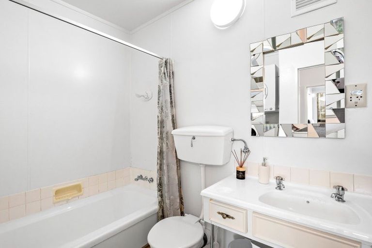Photo of property in Hobson Court Flats, 19/70u Hobson Street, Thorndon, Wellington, 6011