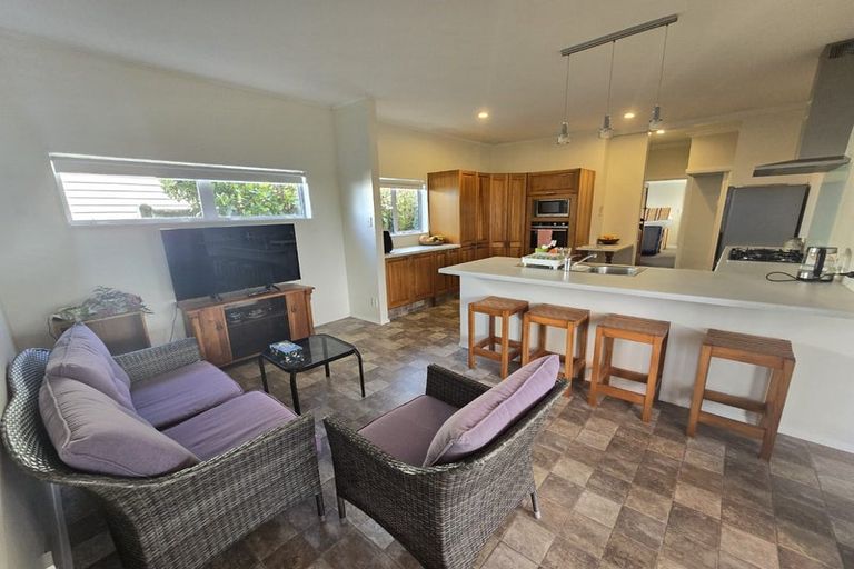 Photo of property in 8 Raumati Terrace, Khandallah, Wellington, 6035