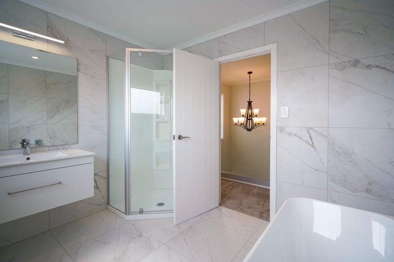 Photo of property in 18 Prestbury Grove, Churton Park, Wellington, 6037