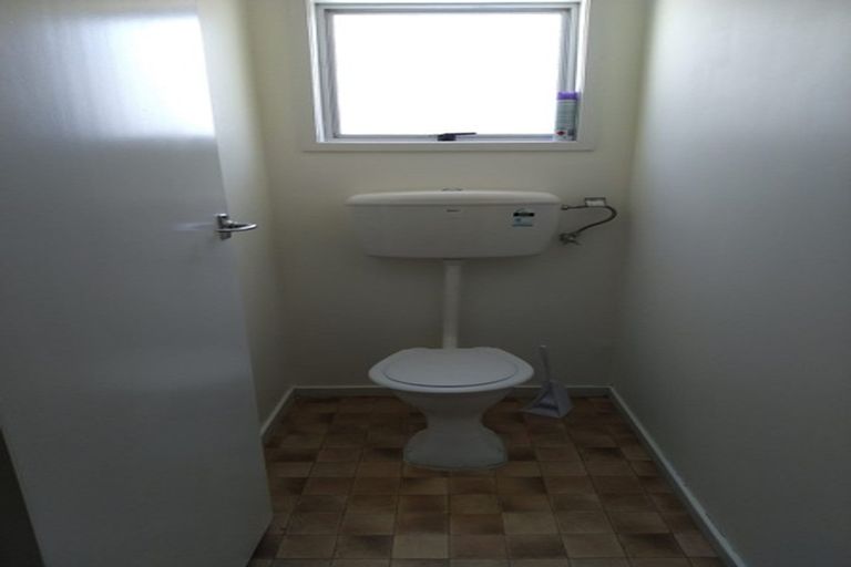 Photo of property in 2/50 Te Kanawa Crescent, Henderson, Auckland, 0610