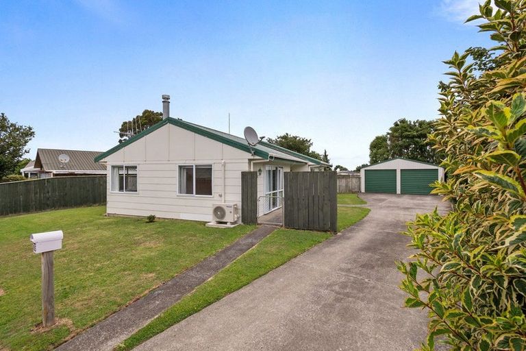 Photo of property in 105 Hillcrest Drive, Kelvin Grove, Palmerston North, 4414