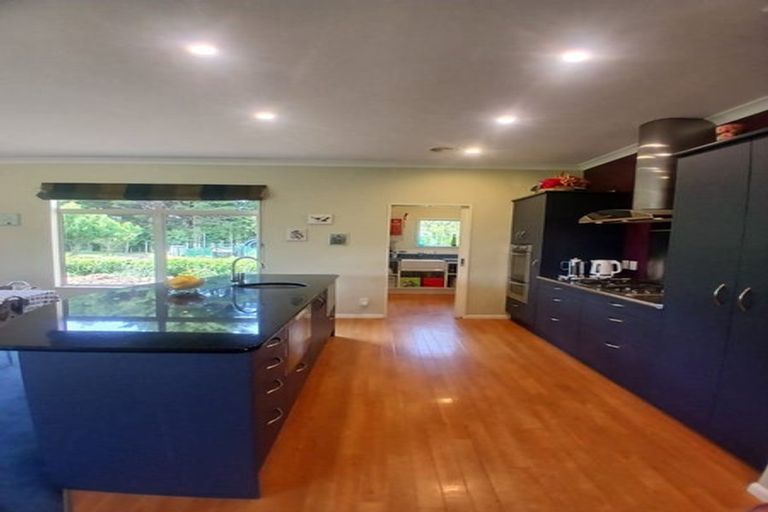 Photo of property in 92 Tutaki Road, Kelvin Grove, Palmerston North, 4470