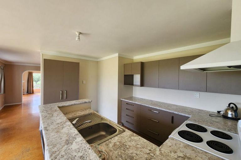 Photo of property in 15 Locket Road, Glenfield, Auckland, 0629