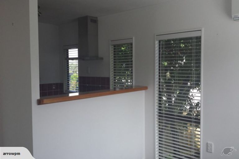 Photo of property in 24 Karamu Street, Te Atatu Peninsula, Auckland, 0610