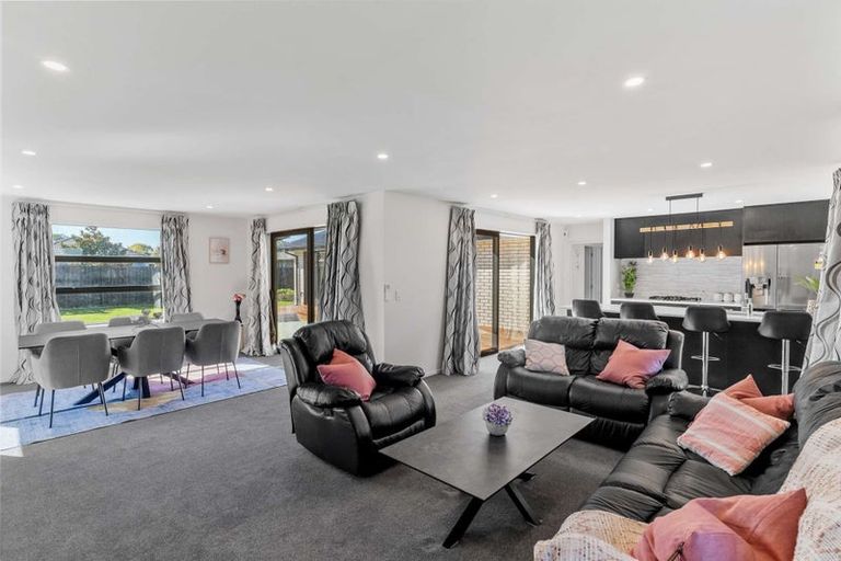 Photo of property in 14 Lewis Crescent, Rolleston, 7614