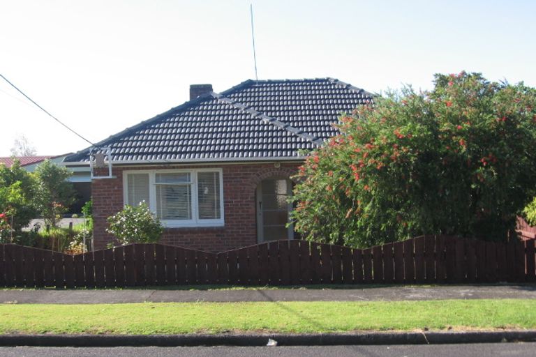 Photo of property in 1/16 Karaka Street, New Lynn, Auckland, 0600