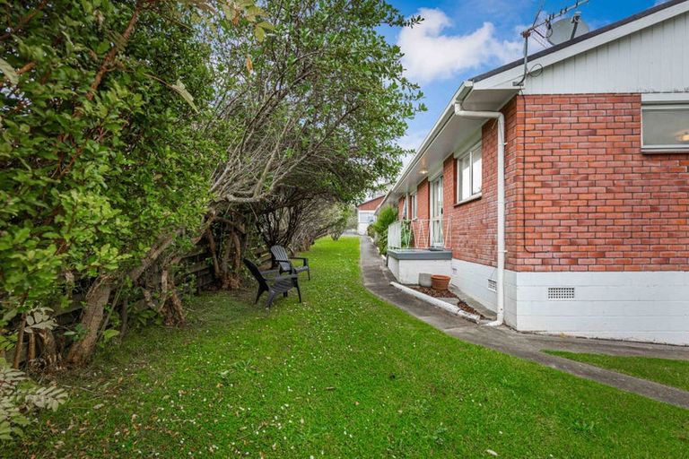 Photo of property in 3/81 Hutchinson Avenue, New Lynn, Auckland, 0600