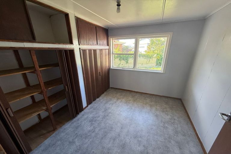 Photo of property in 57 Chatsworth Crescent, Pakuranga Heights, Auckland, 2010