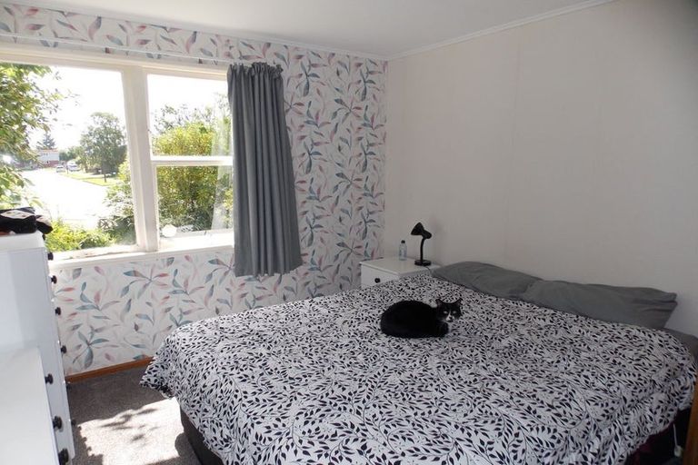 Photo of property in 16 Jackson Avenue, Highbury, Palmerston North, 4412