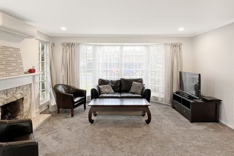 Photo of property in 1 Rakino Place, Awapuni, Palmerston North, 4412