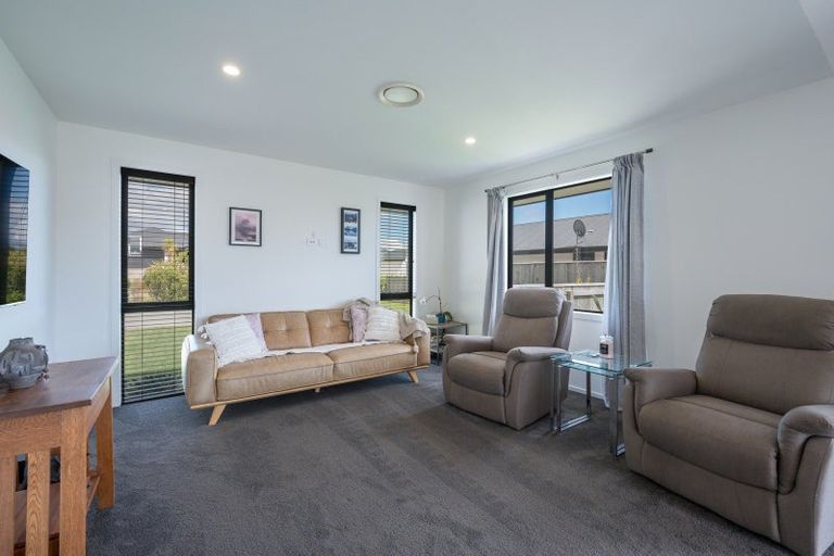 Photo of property in 8 Huntaway Close, Stoke, Nelson, 7011