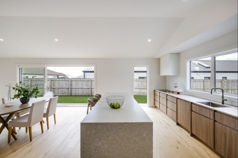 Photo of property in 37 Arataki Road, Havelock North, 4130