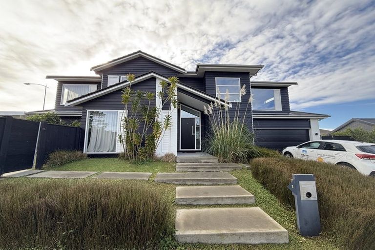 Photo of property in 85 Station Road, Kumeu, 0810