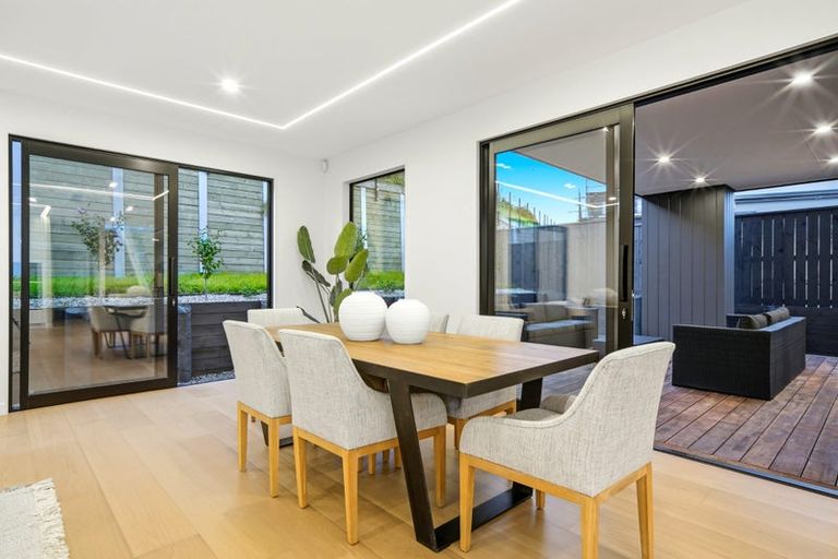Photo of property in 28 Streamview Way, Long Bay, 0792