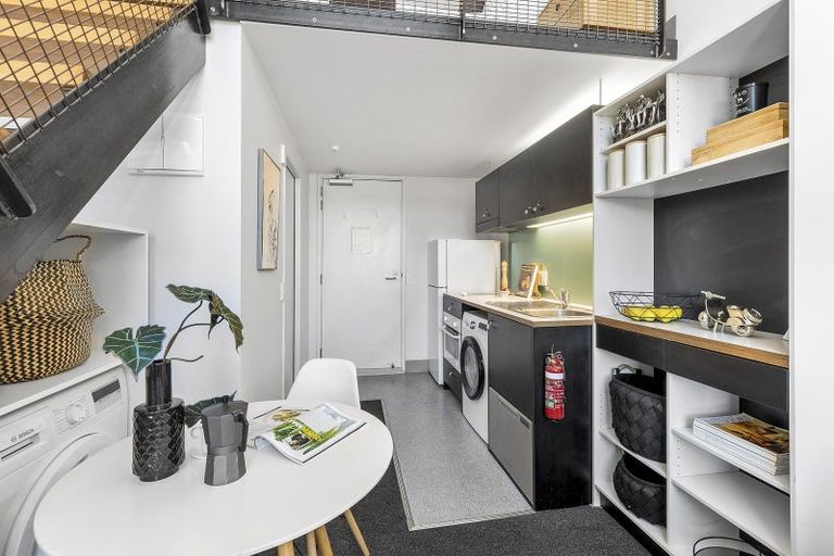 Photo of property in Urbane Apartments, 49/29 Webb Street, Mount Cook, Wellington, 6011