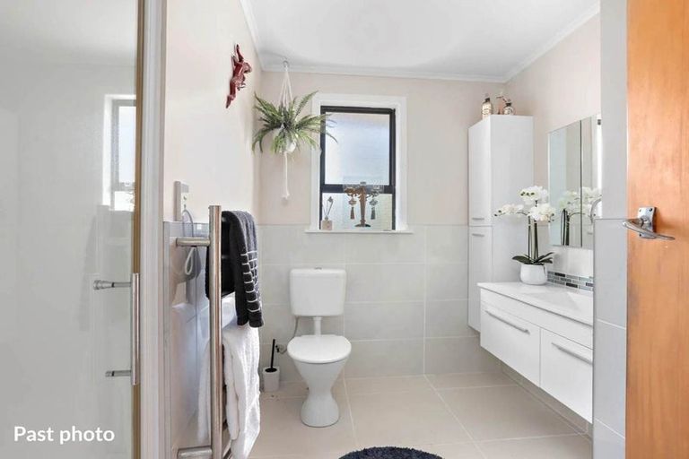 Photo of property in 7 Cobham Crescent, Kelston, Auckland, 0602