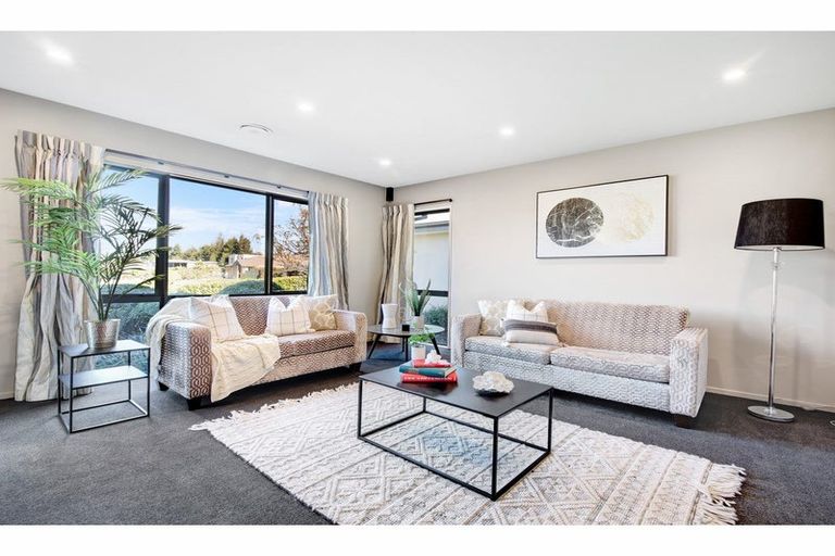 Photo of property in 86 Oakgrove Drive, Rangiora, 7400