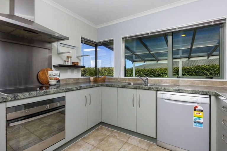 Photo of property in 12 Percy Kinsman Crescent, Riverstone Terraces, Upper Hutt, 5018