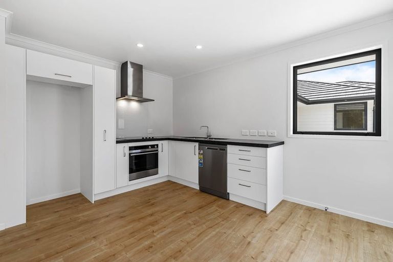 Photo of property in 85a/1 Atkinson Road, Titirangi, Auckland, 0604