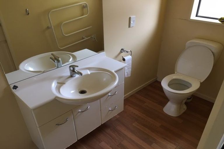 Photo of property in 5 Magnolia Lane, St Albans, Christchurch, 8052