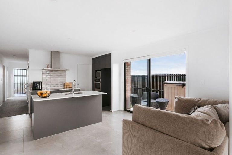 Photo of property in 20 Atutahi Lane, Papamoa, 3118