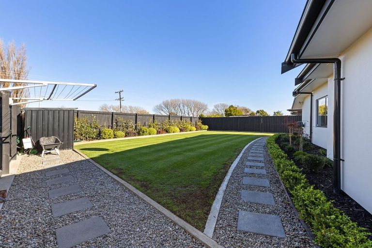 Photo of property in 40 Freedom Drive, Kelvin Grove, Palmerston North, 4414