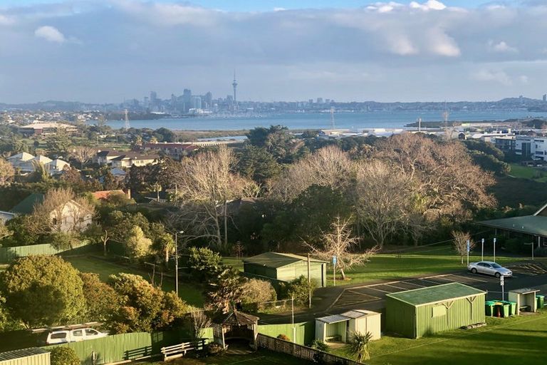 Photo of property in Frank Sargeson Apts, 405/80 Anzac Street, Takapuna, Auckland, 0622