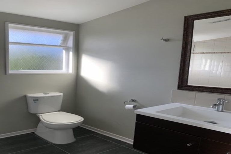 Photo of property in 33 Tuckers Road, Redwood, Christchurch, 8051