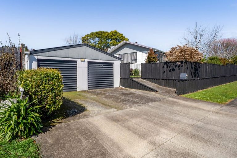 Photo of property in 16 Ngahere Street, Inglewood, 4330