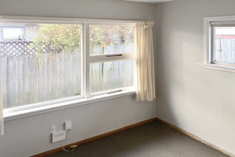 Photo of property in 2/11 Maxwell Street, Riccarton, Christchurch, 8041