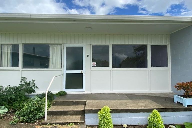 Photo of property in 18 Kent Street, Waiuku, 2123