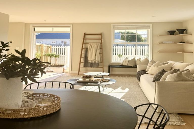 Photo of property in 62a Wilsons Road, Saint Martins, Christchurch, 8022