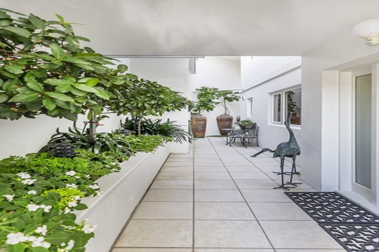 Photo of property in 11u2- Maida Vale Road, Roseneath, Wellington, 6011