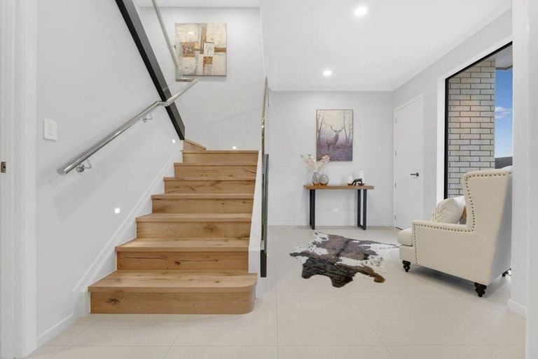 Photo of property in 14 Alluvial Street, Flat Bush, 2019