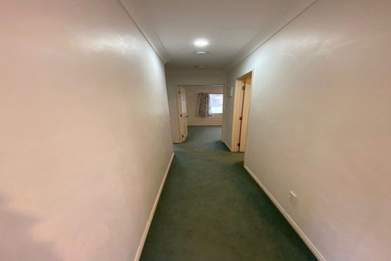 Photo of property in 44 Larne Avenue, Pakuranga Heights, Auckland, 2010