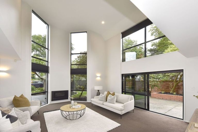 Photo of property in 10 Haineswood Lane, Sockburn, Christchurch, 8042