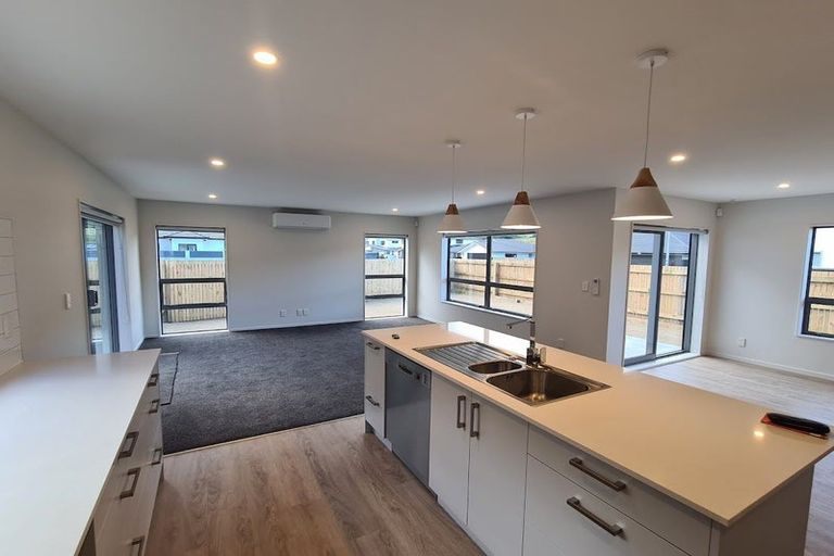 Photo of property in 87 Melksham Drive, Churton Park, Wellington, 6037