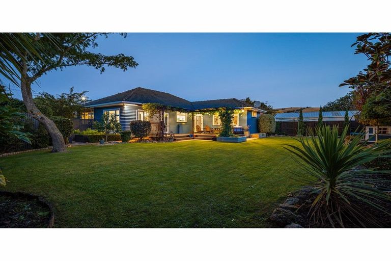 Photo of property in 24 Derrett Place, Saint Martins, Christchurch, 8022