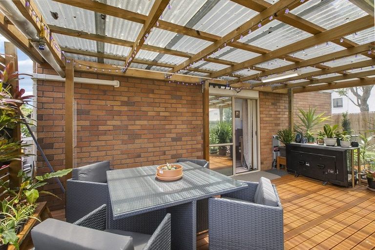 Photo of property in 17 Kora Avenue, Ranui, Auckland, 0612